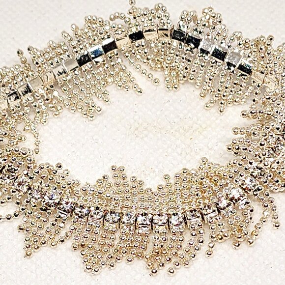 Two pair of rhinestone silver stretch bracelets for elegant use - Picture 4 of 5